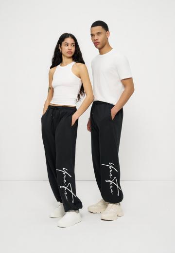 Спортивные штаны