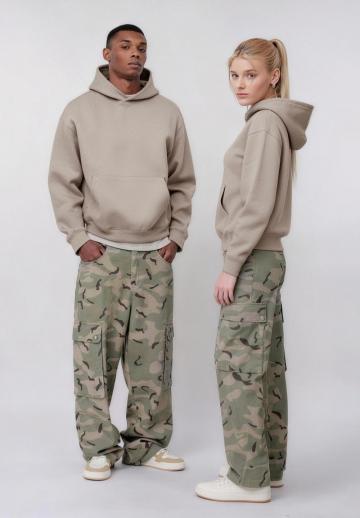 Брюки с накладными карманами