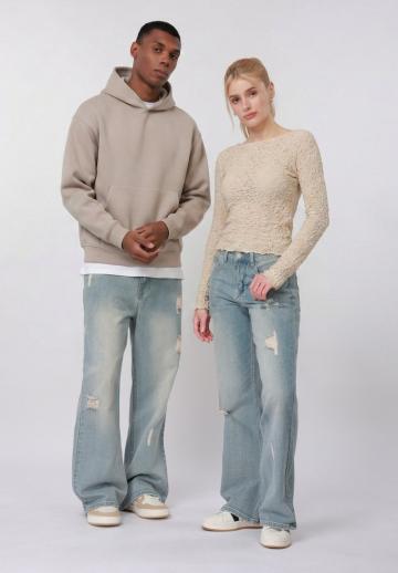 Клешеные джинсы