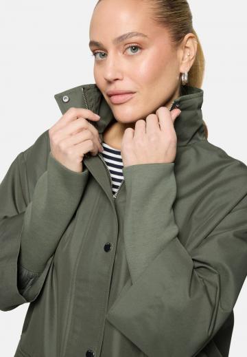 Короткое пальто