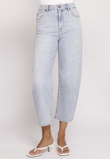 Короткие джинсы