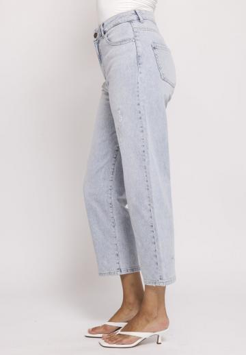 Короткие джинсы