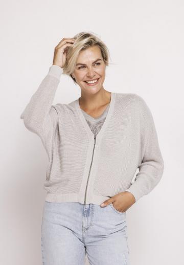 Вязаная кофта