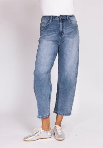 Короткие джинсы