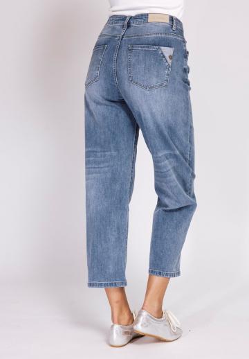 Короткие джинсы