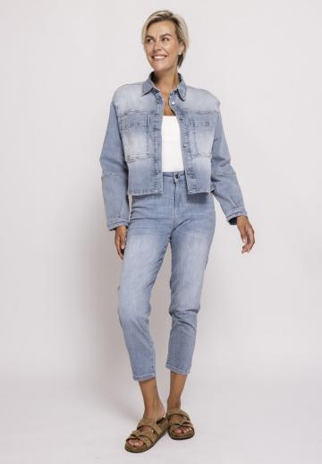 Джинсовая куртка