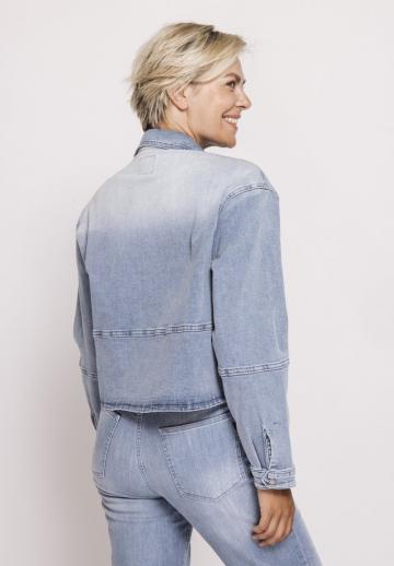 Джинсовая куртка