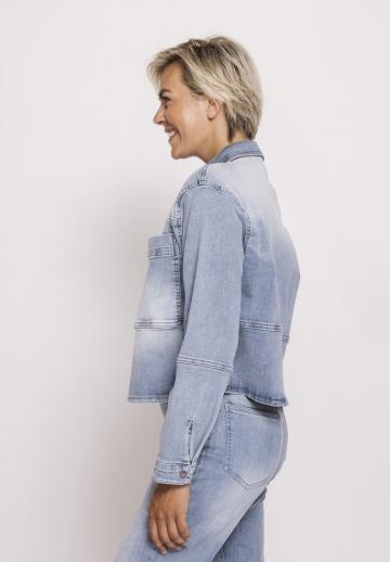 Джинсовая куртка