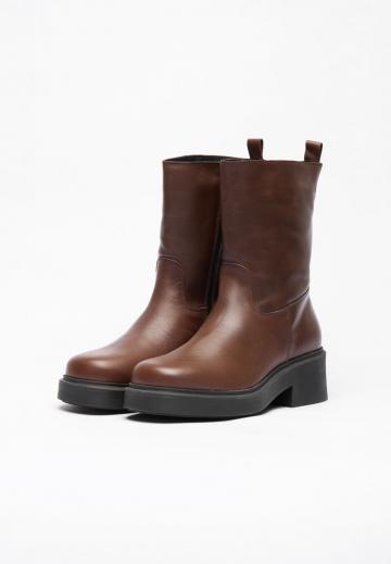 Сапожки на танкетке