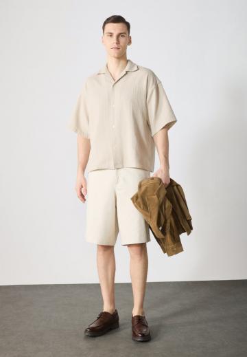 Ботинки на шнуровке