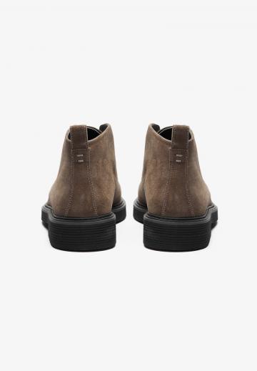 Ботинки на шнуровке