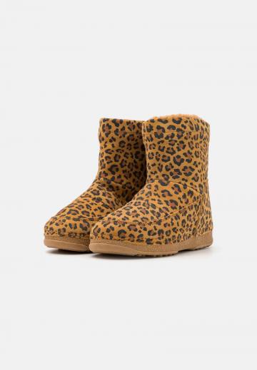 Зимние ботинки