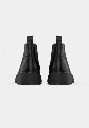 Ботинки на шнуровке