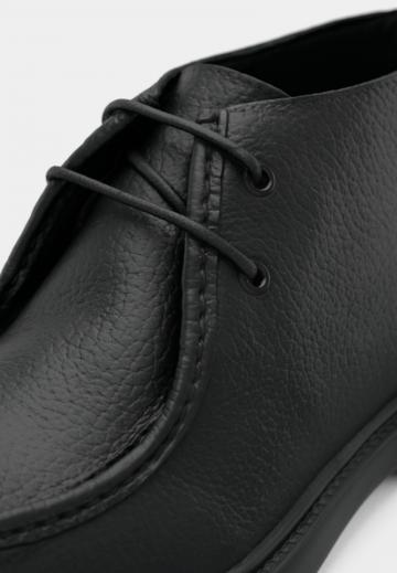 Ботинки на шнуровке