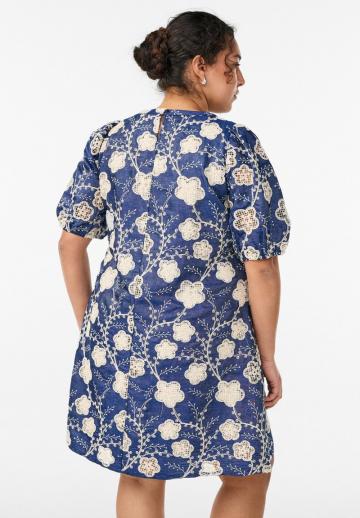 Короткое платье