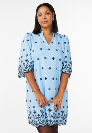 Короткое платье