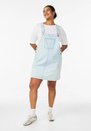 Джинсовый комбинезон