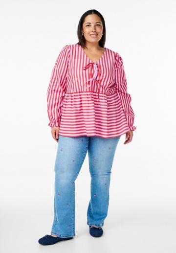 Клешеные брюки