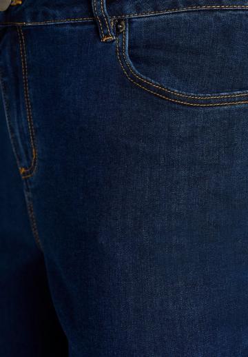 Короткие джинсы