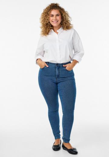 Узкие джинсы