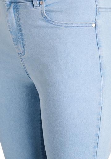 Узкие джинсы