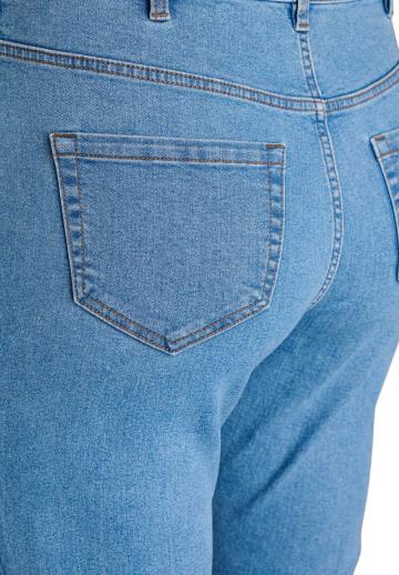 Узкие джинсы