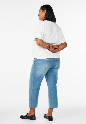 Короткие джинсы