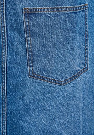 Джинсовый комбинезон