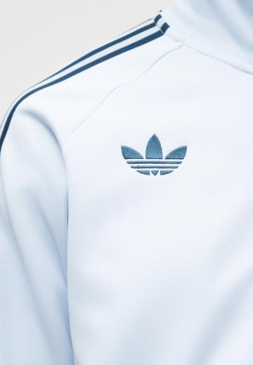 Спортивная куртка