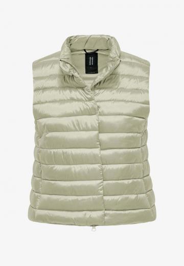 Стеганый жилет