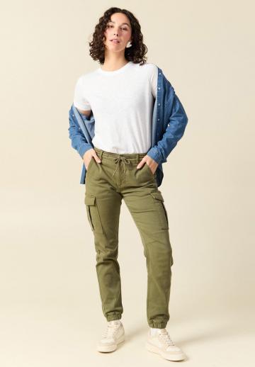 Брюки с накладными карманами