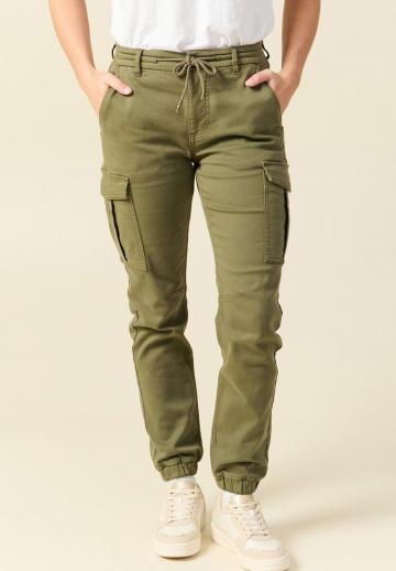 Брюки с накладными карманами