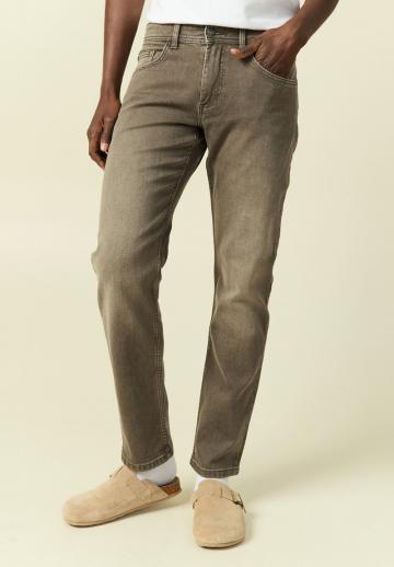 Прямые джинсы