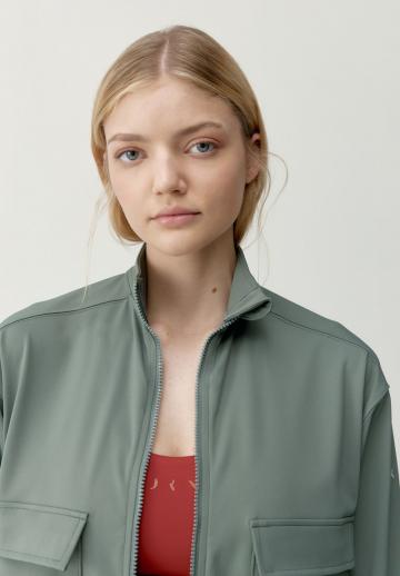 Спортивная куртка