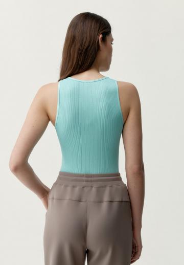 Спортивный топ