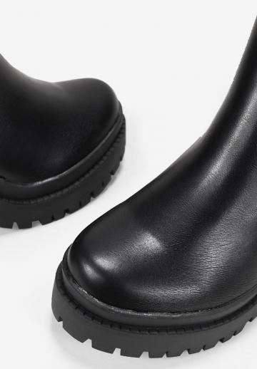 Полусапожки на высоком каблуке