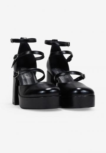 Туфли на высоком каблуке