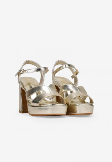 Босоножки на платформе