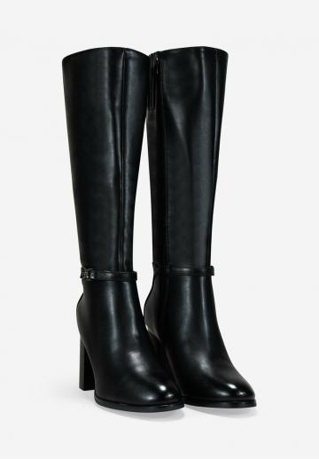 Высокие сапоги