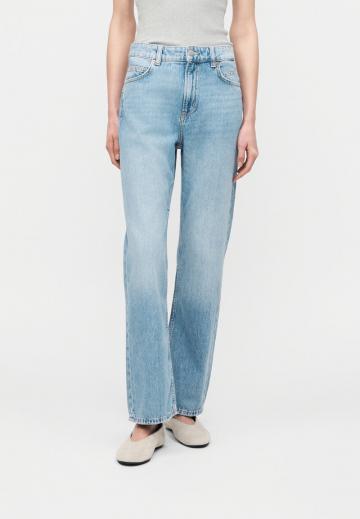 Прямые джинсы