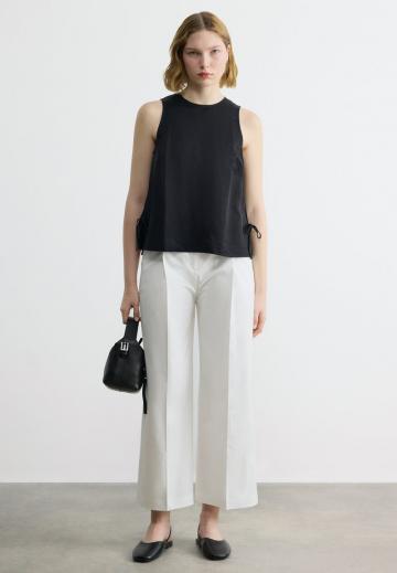 Блузка без рукавов