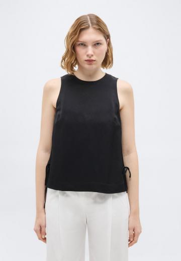 Блузка без рукавов