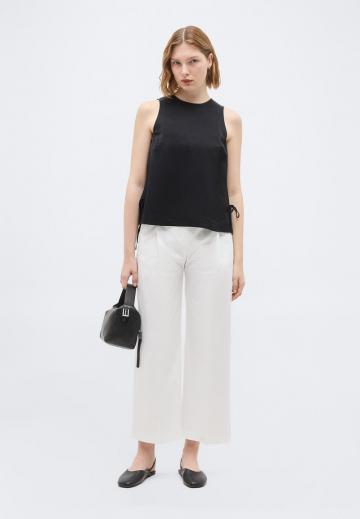 Блузка без рукавов