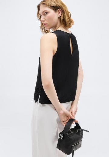 Блузка без рукавов