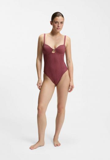 Слитный купальник