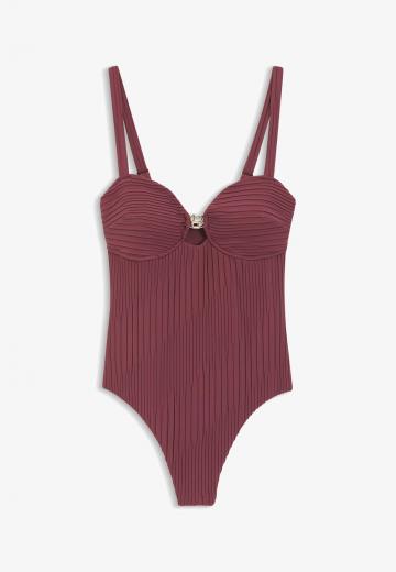 Слитный купальник