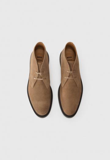 Ботинки на шнуровке