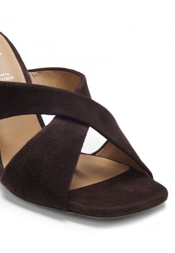 Босоножки на каблуке