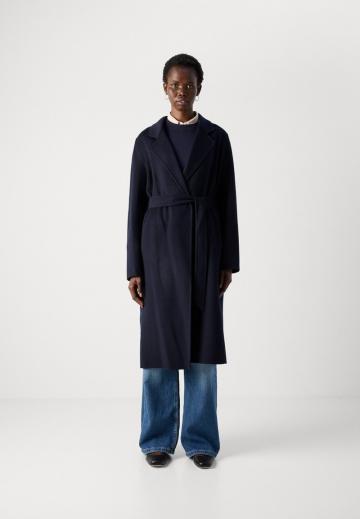 Шерстяное пальто