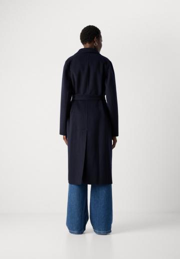 Шерстяное пальто